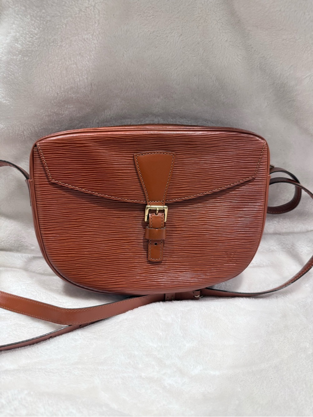 Vintage Louis Vuitton Epi Jeune Fille MM shoulder bag in Kenya Brown leather